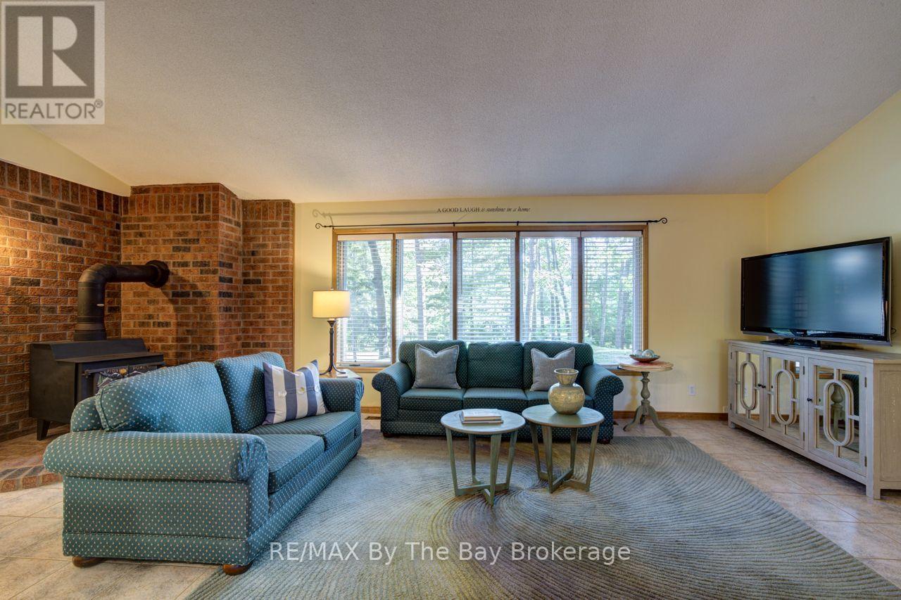 47 Birchwood Trail, Wasaga Beach, Ontario  L9Z 1B1 - Photo 8 - S13703010