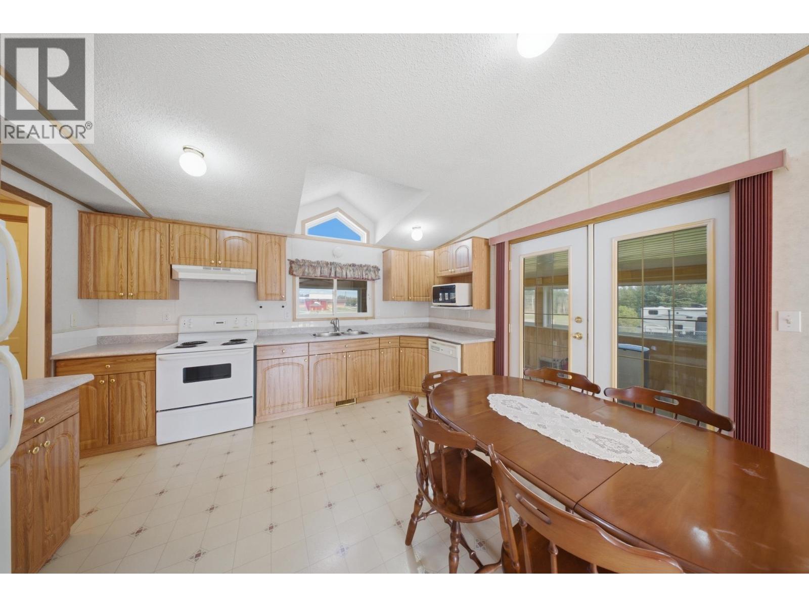 8516 98 Avenue, Fort St. John, British Columbia  V1J 1P7 - Photo 10 - R3150037