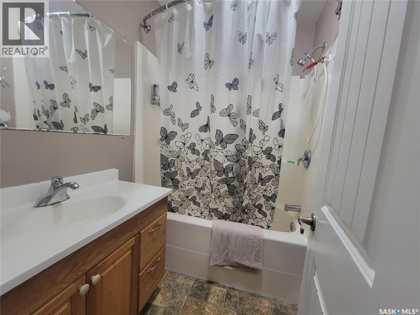 118 2nd Street W, St. Walburg, Saskatchewan  S0M 2T0 - Photo 12 - SK046282