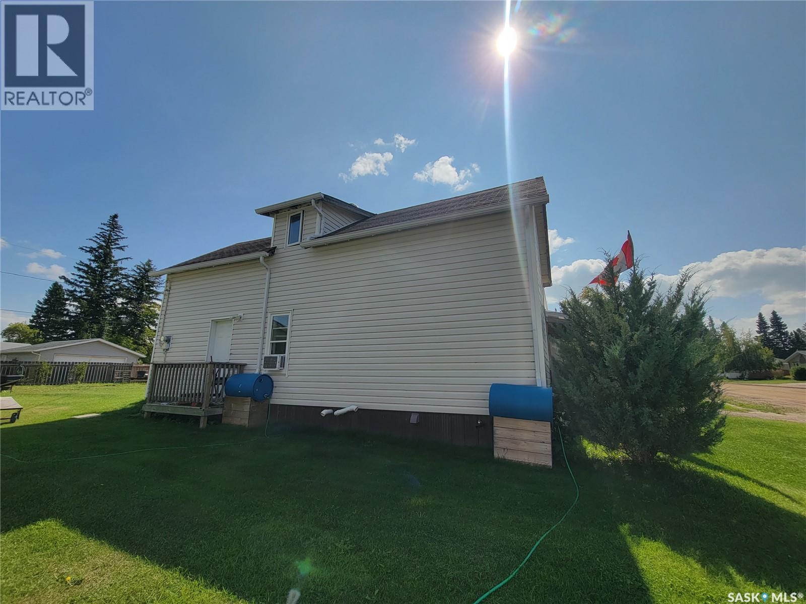 118 2nd Street W, St. Walburg, Saskatchewan  S0M 2T0 - Photo 2 - SK046282