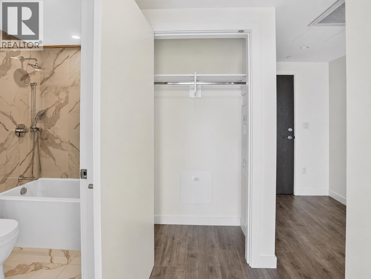 1802 200 Klahanie Court, West Vancouver, British Columbia  V6Z 2P8 - Photo 19 - R3150390
