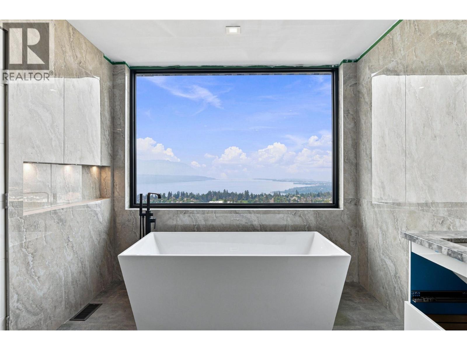 446 Redtail Court, Kelowna, British Columbia  V1W 0B1 - Photo 38 - 10398385