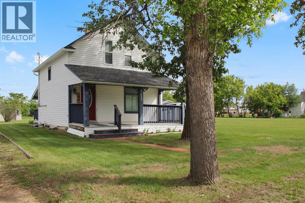 5213 49 Street, Daysland, Alberta  T0B 0G3 - Photo 2 - A2329089