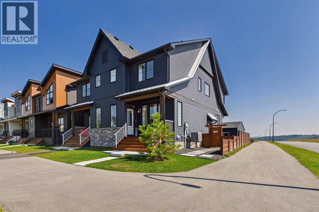 182 Rowley Gate NW, Calgary, Alberta  T3L 0H7 - Photo 2 - A2338450