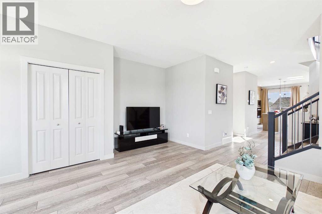 182 Rowley Gate NW, Calgary, Alberta  T3L 0H7 - Photo 9 - A2338450