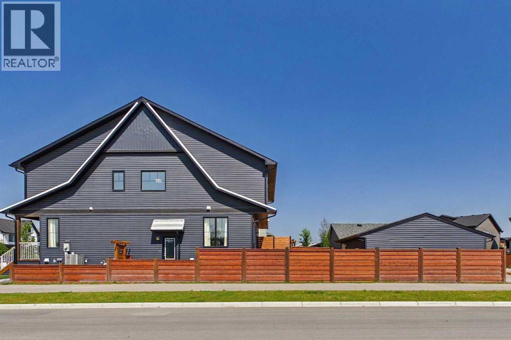 182 Rowley Gate NW, Calgary, Alberta  T3L 0H7 - Photo 3 - A2338450