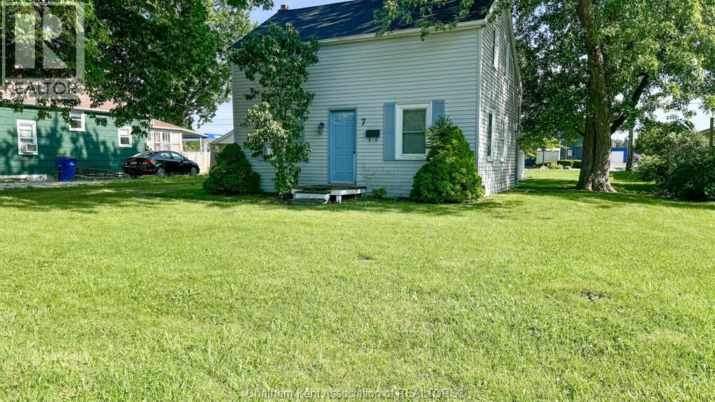 7 Centre Street West, Tilbury, Ontario  N0P 2L0 - Photo 3 - 26016444
