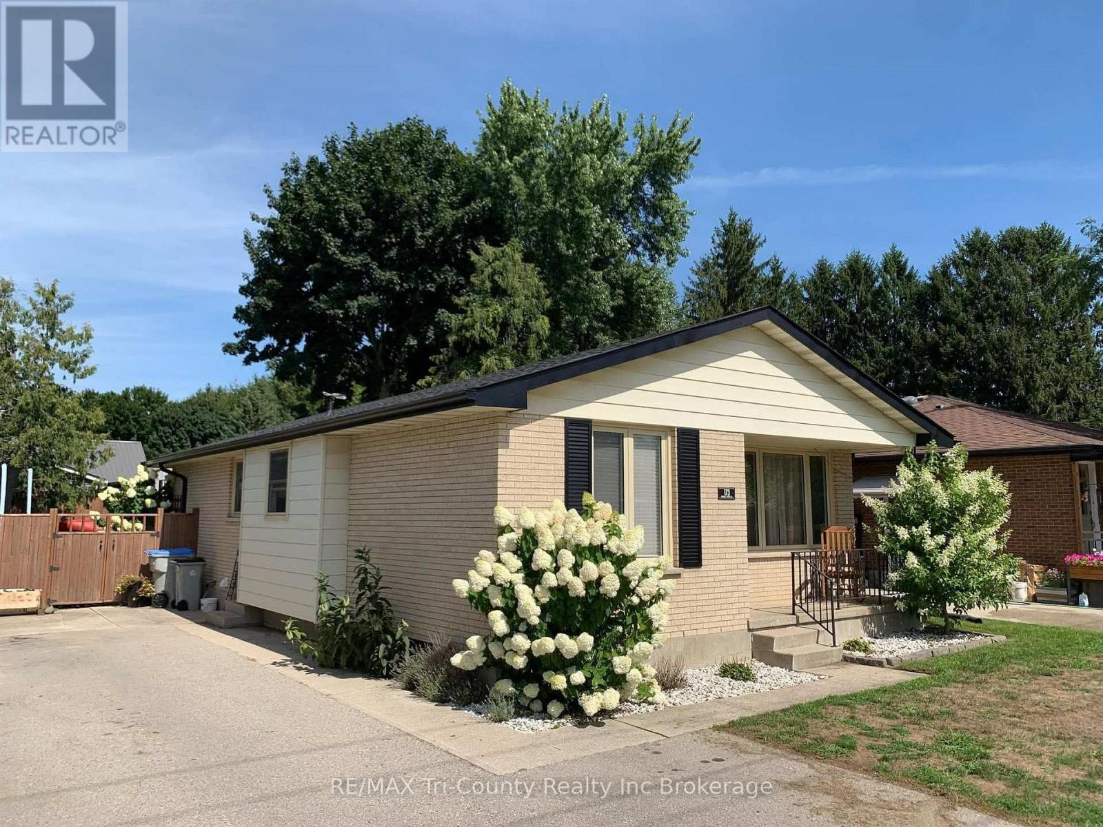 173 Carroll Street W, Strathroy-Caradoc, Ontario  N7G 3P8 - Photo 2 - X13703032