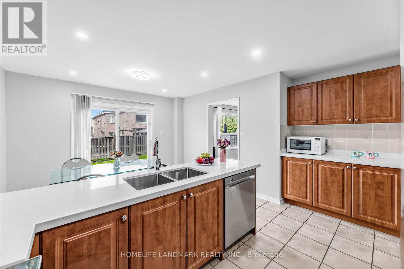 86 Laurier Avenue, Richmond Hill, Ontario  L4E 4P6 - Photo 11 - N13703036