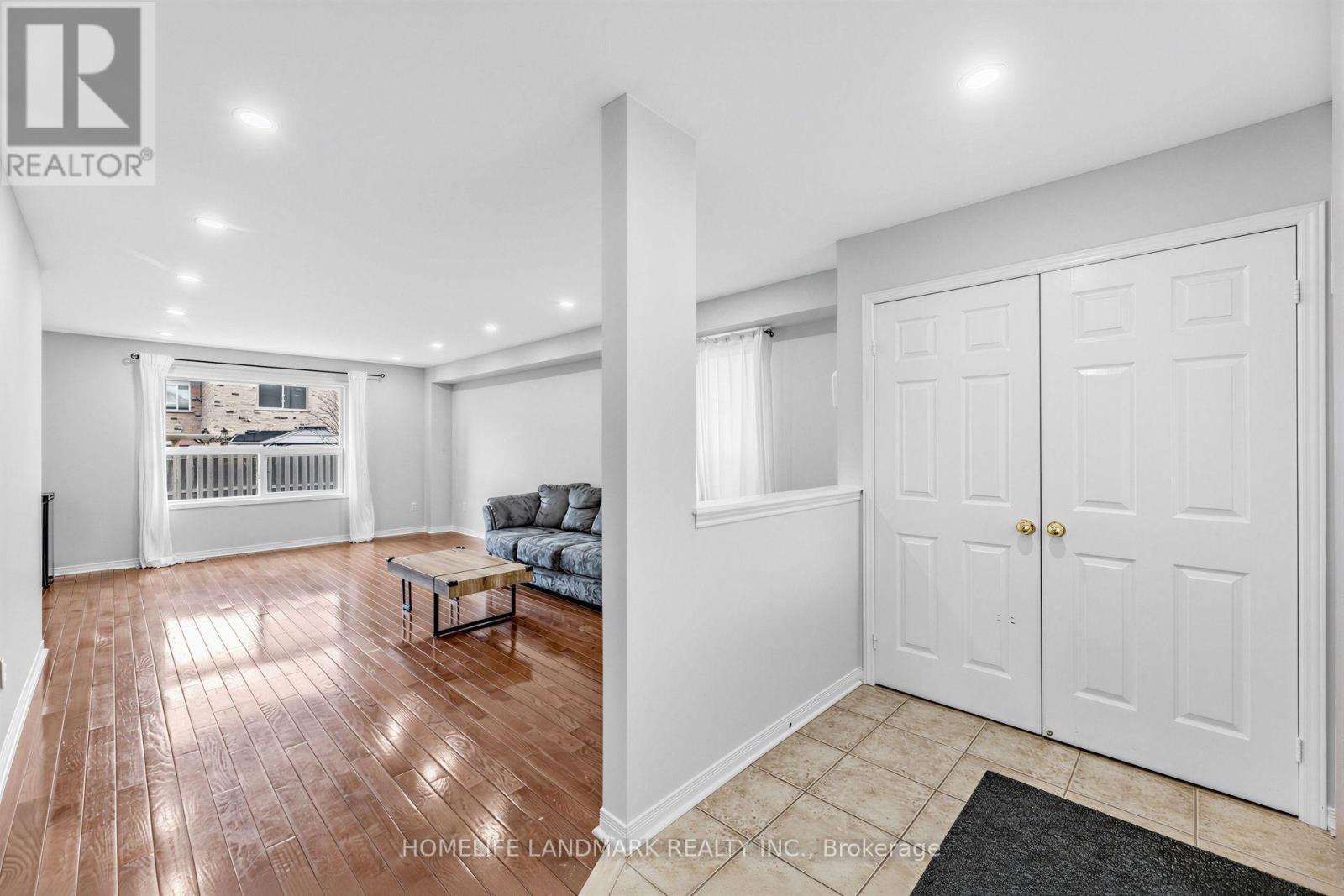 86 Laurier Avenue, Richmond Hill, Ontario  L4E 4P6 - Photo 5 - N13703036