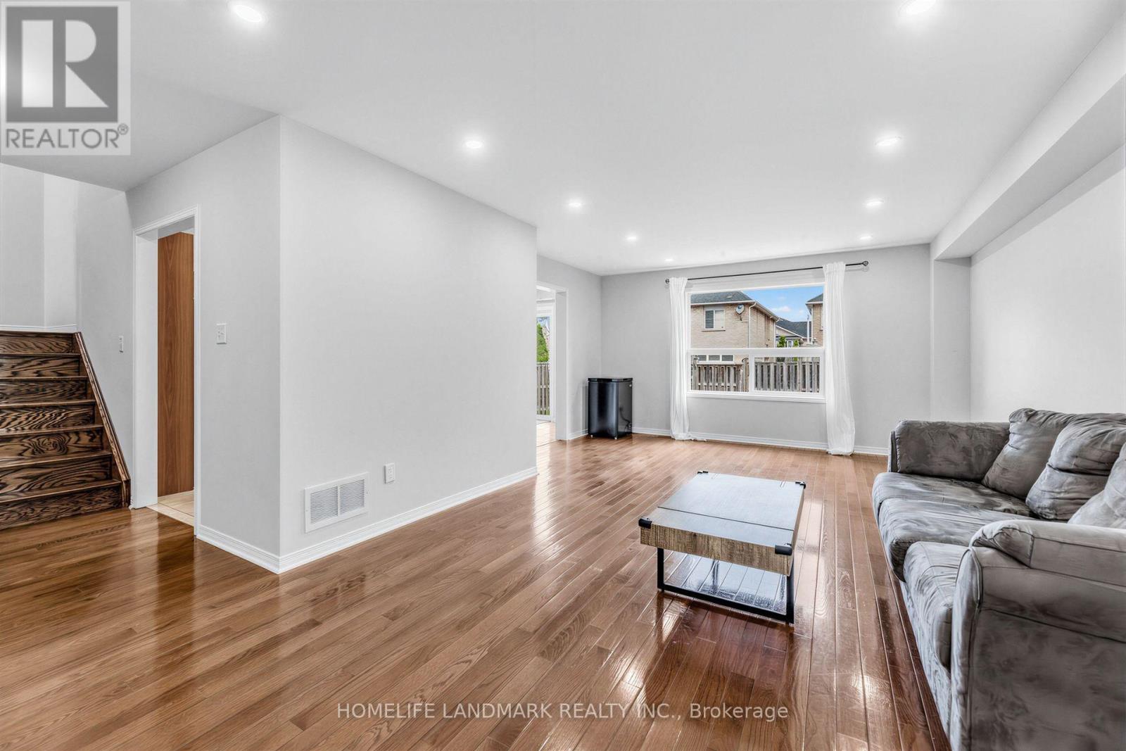 86 Laurier Avenue, Richmond Hill, Ontario  L4E 4P6 - Photo 6 - N13703036