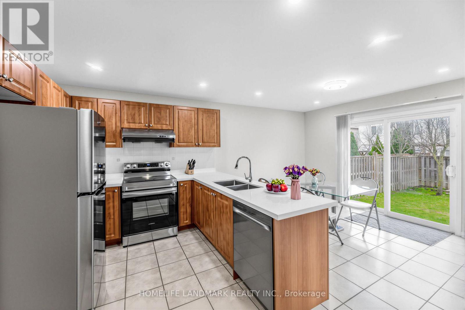 86 Laurier Avenue, Richmond Hill, Ontario  L4E 4P6 - Photo 9 - N13703036