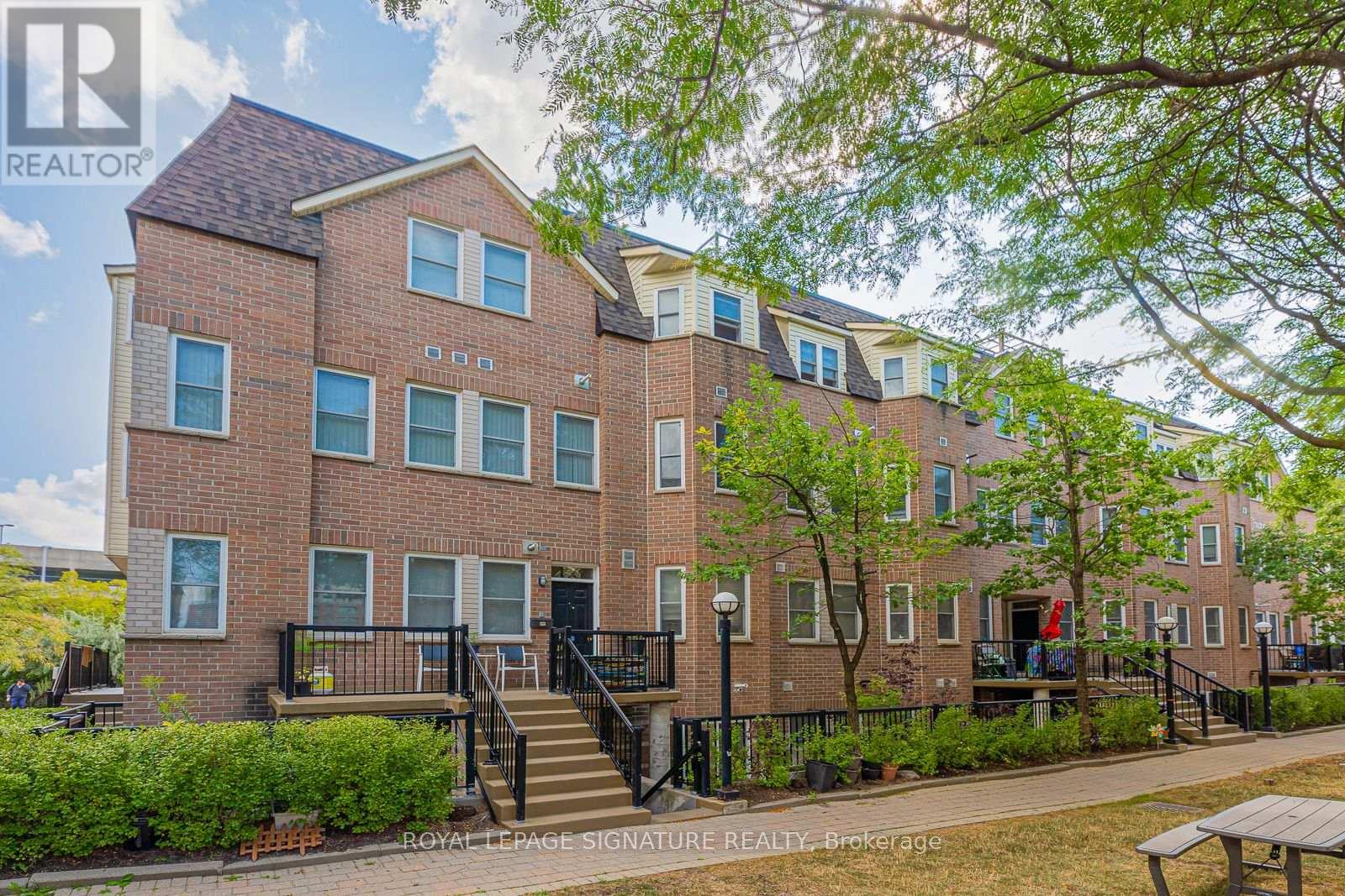 216 - 760 LAWRENCE AVENUE W, Toronto, Ontario