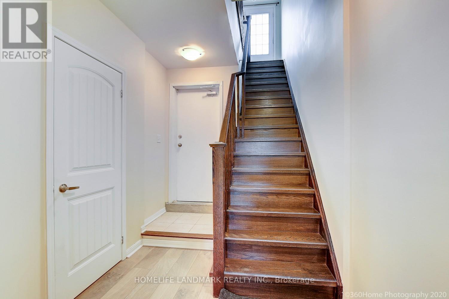 5 Sidford Road, Brampton, Ontario  L7A 0P8 - Photo 2 - W13703030