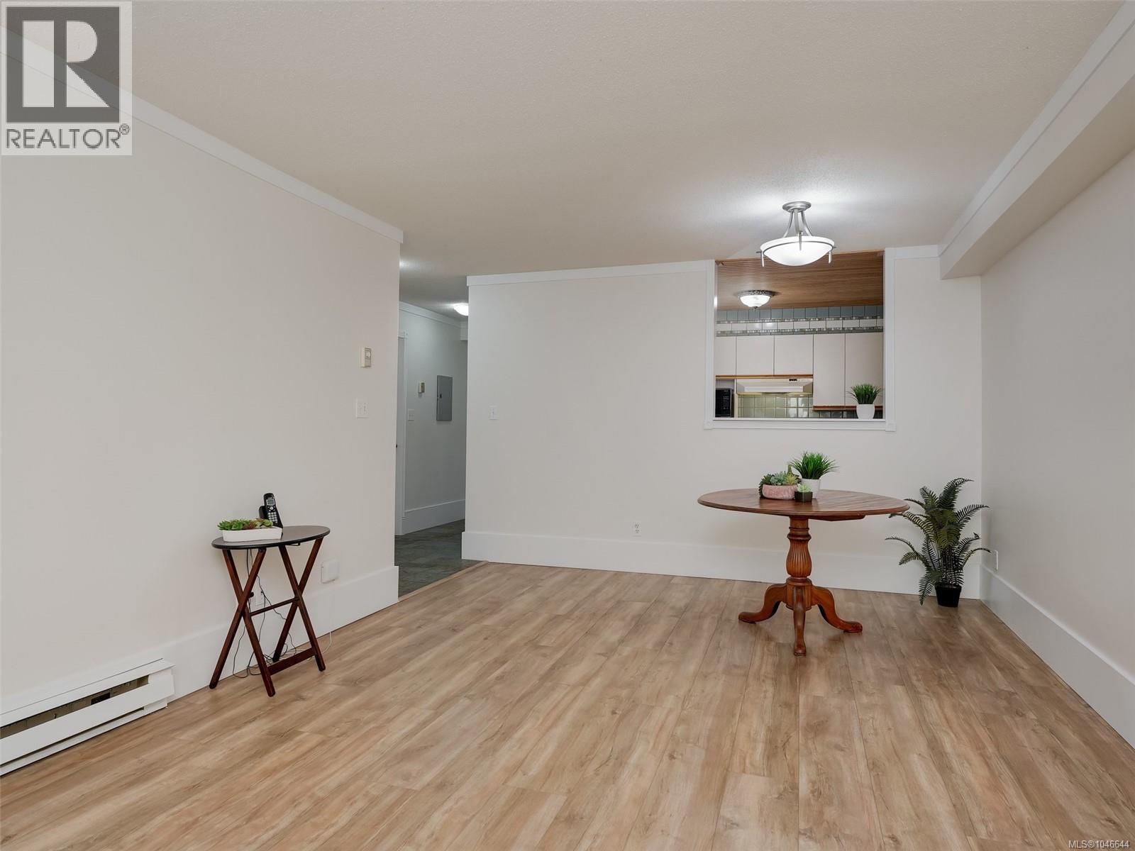 104 2647 Graham St, Victoria, British Columbia V8T 3Y8 - Photo 3 - 1046644