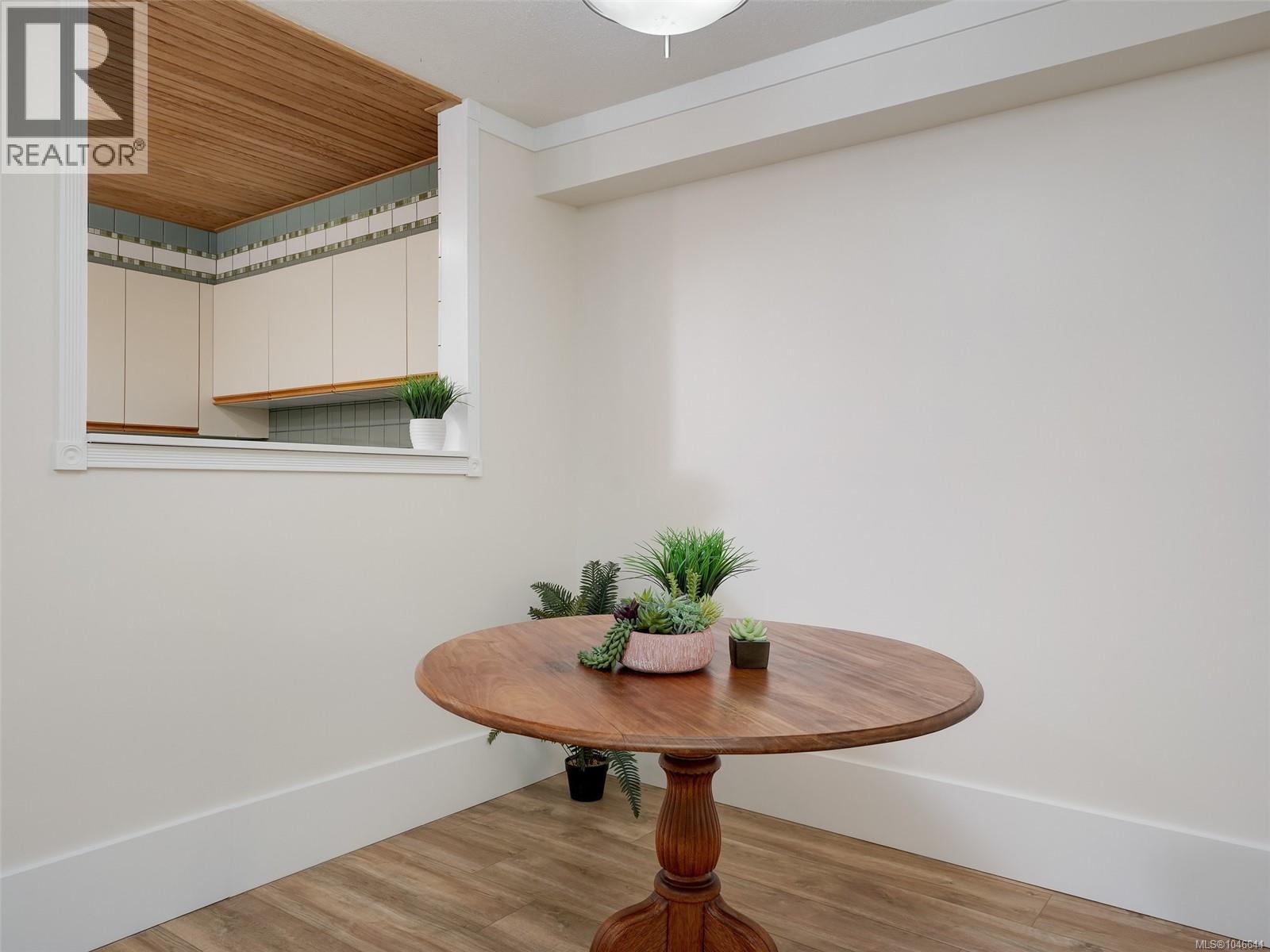 104 2647 Graham St, Victoria, British Columbia V8T 3Y8 - Photo 10 - 1046644