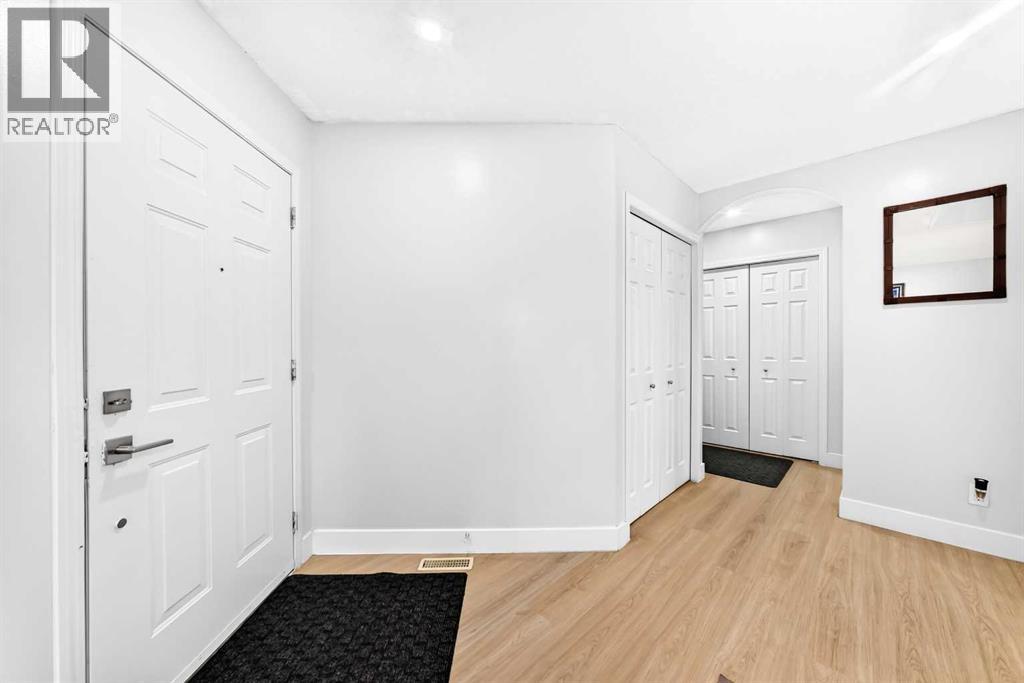 218 Saddlefield Place NE, Calgary, Alberta  T3J 4Z3 - Photo 5 - A2338535