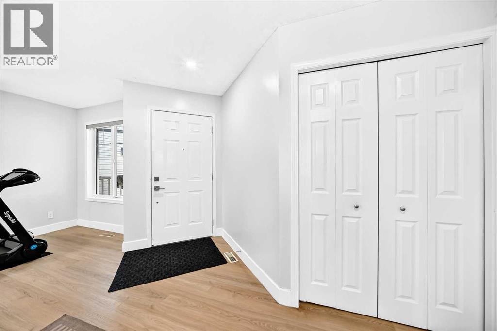 218 Saddlefield Place NE, Calgary, Alberta  T3J 4Z3 - Photo 4 - A2338535