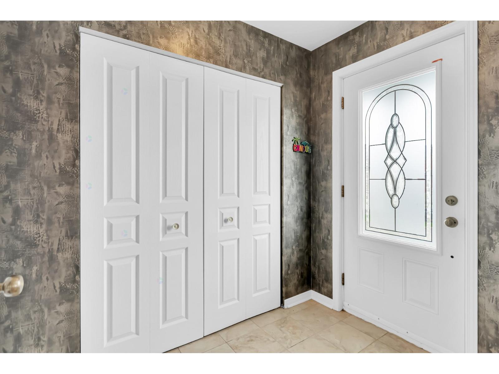 117 Rue des Sorbiers Delson Quebec Canada J5B2K2 3