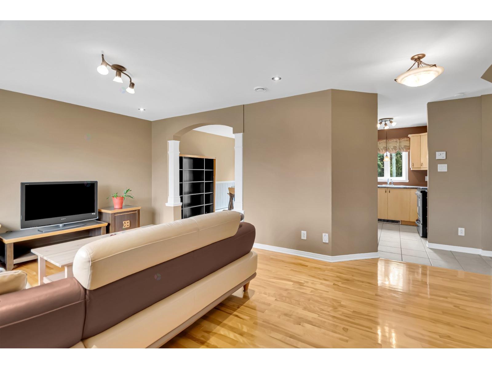 117 Rue des Sorbiers Delson Quebec Canada J5B2K2 4