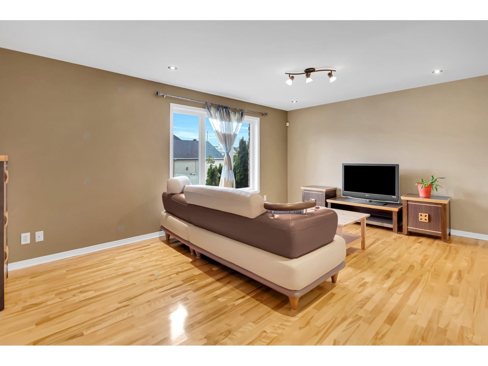 117 Rue des Sorbiers Delson Quebec Canada J5B2K2 5