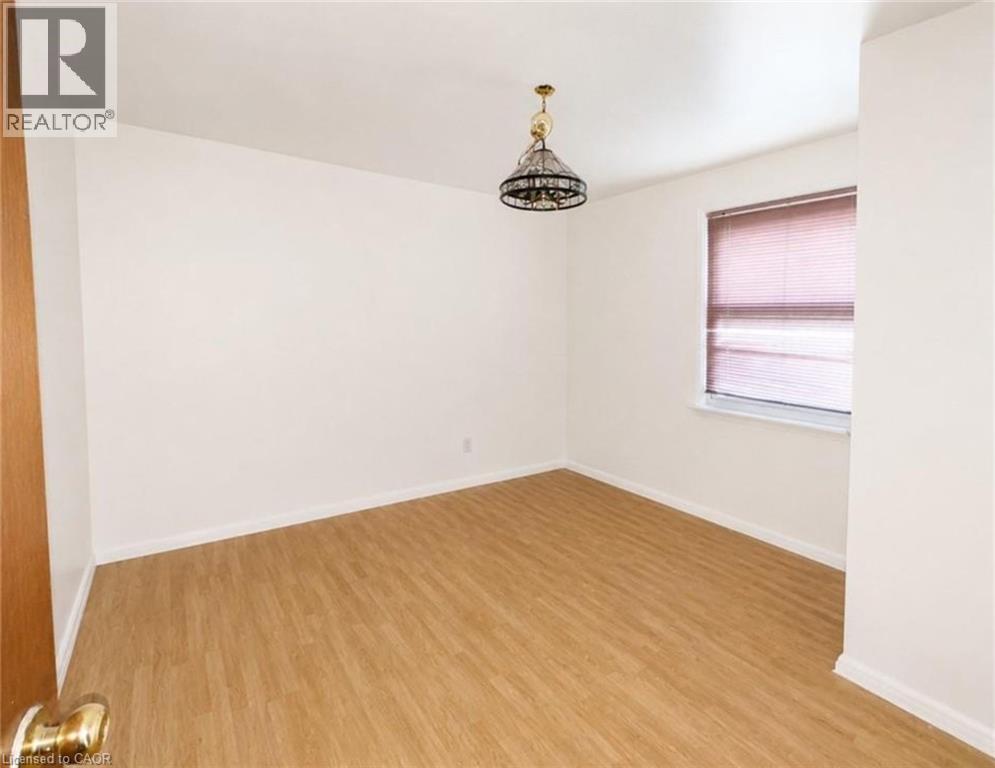 83 East 41st Street, Hamilton, Ontario  L8T 2Z5 - Photo 5 - 40857425