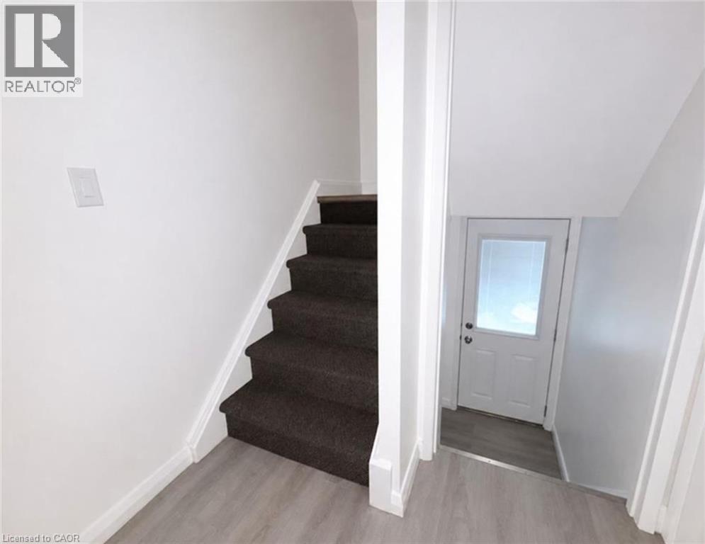 83 East 41st Street, Hamilton, Ontario  L8T 2Z5 - Photo 7 - 40857425