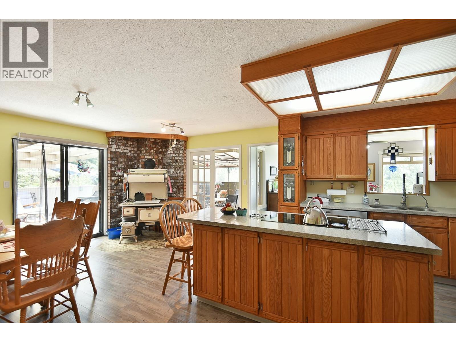 6450 Jasper Road, Sechelt, British Columbia  V7Z 0S6 - Photo 8 - R3157526