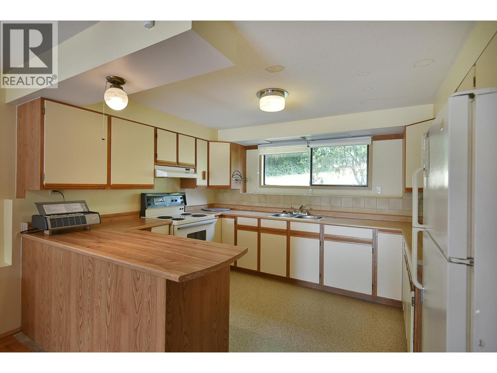 6450 Jasper Road, Sechelt, British Columbia  V7Z 0S6 - Photo 21 - R3157526