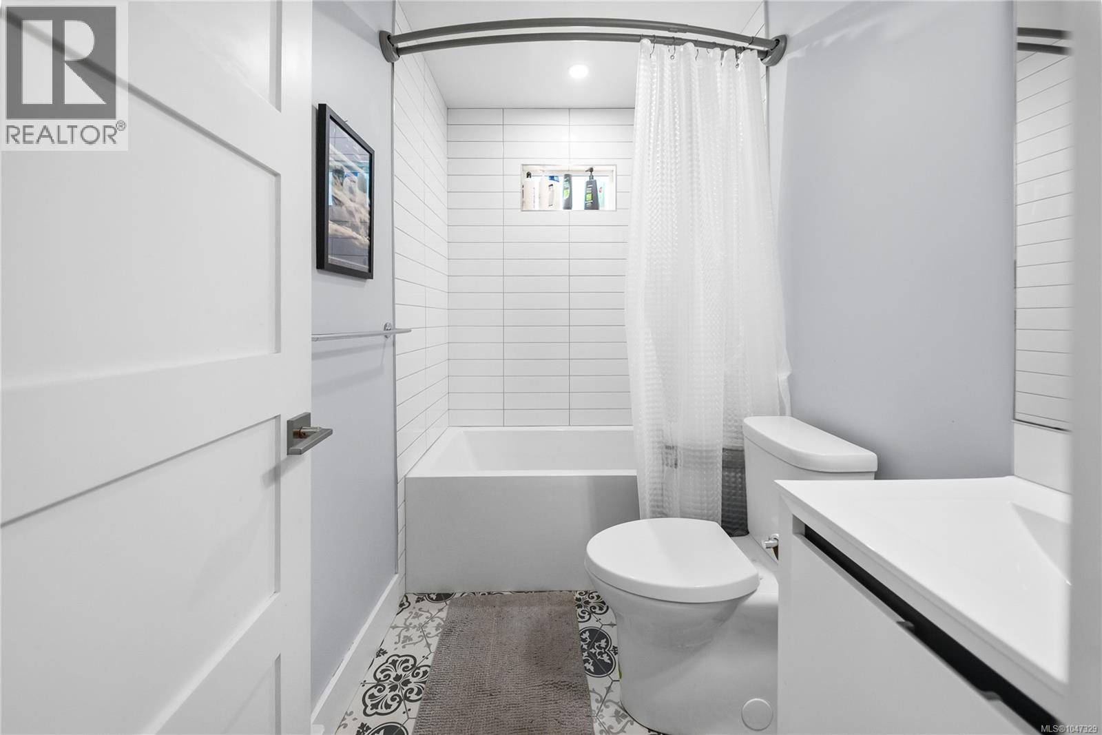 1232 Pearce Cres, Saanich, British Columbia  V8X 3S9 - Photo 24 - 1047329