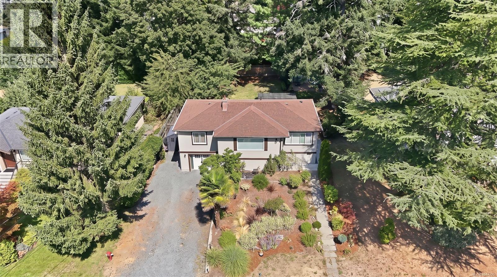 1232 Pearce Cres, Saanich, British Columbia  V8X 3S9 - Photo 52 - 1047329