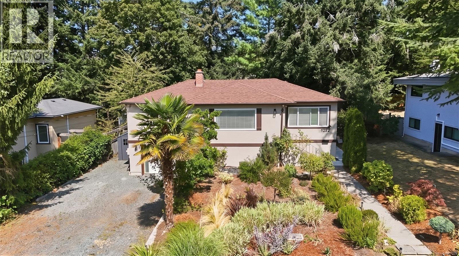 1232 Pearce Cres, Saanich, British Columbia  V8X 3S9 - Photo 50 - 1047329