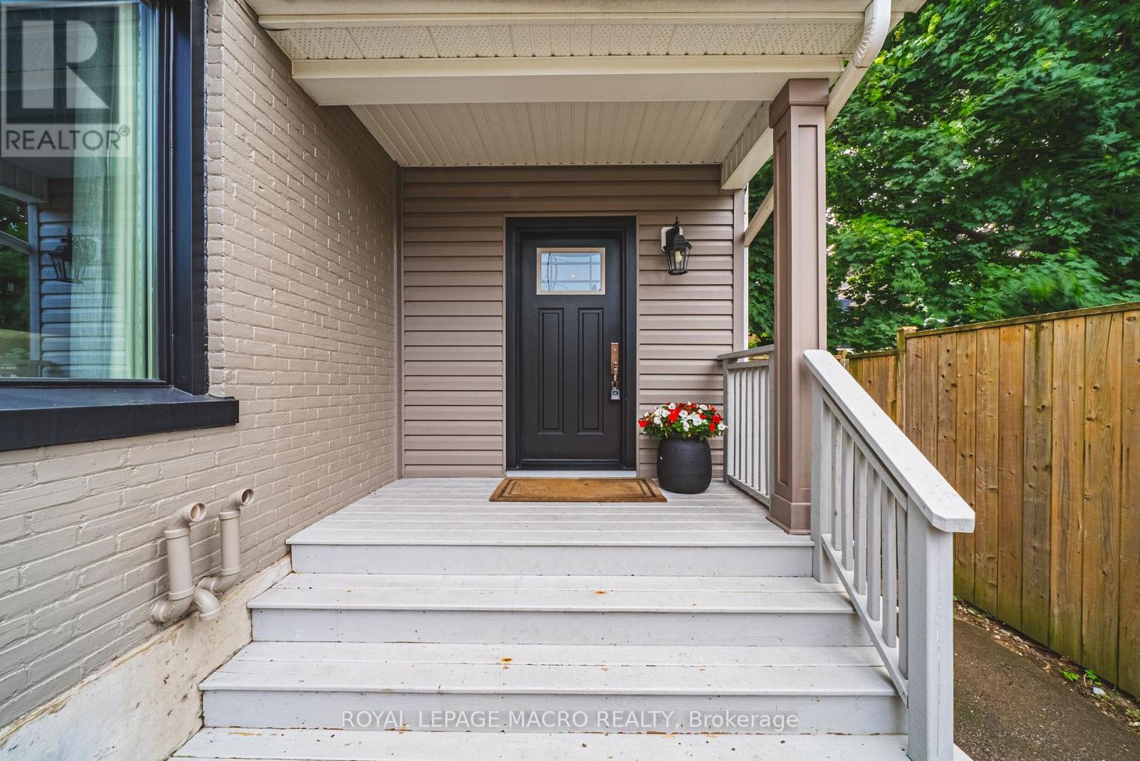 25 Orchard Hill, Hamilton, Ontario  L8P 2V6 - Photo 6 - X13703040