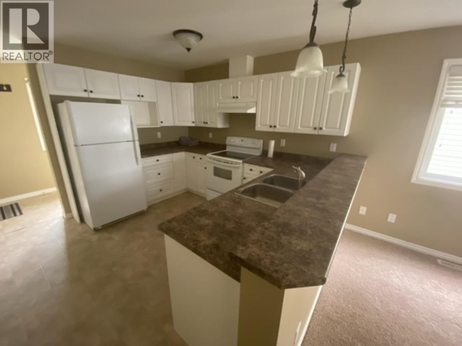 10249 102 Avenue, Fort St. John, British Columbia  V1J 2E4 - Photo 4 - R3101447