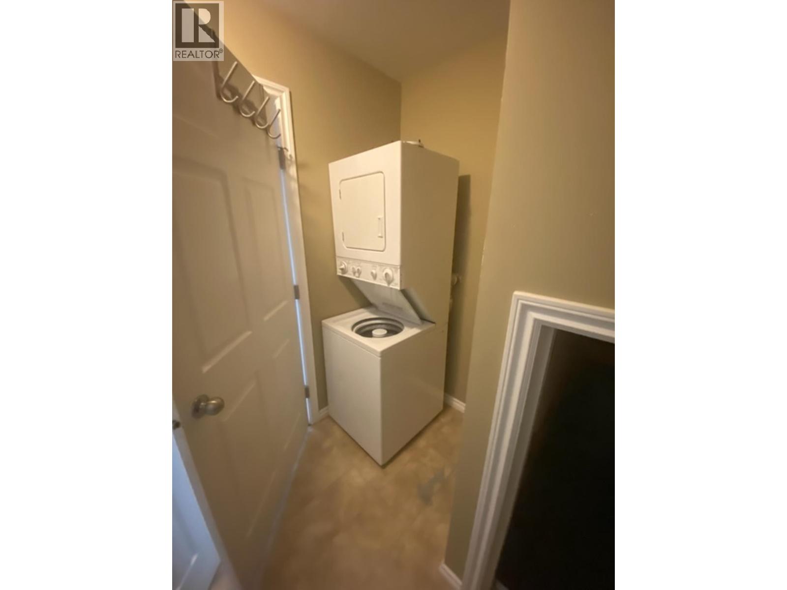 10249 102 Avenue, Fort St. John, British Columbia  V1J 2E4 - Photo 6 - R3101447
