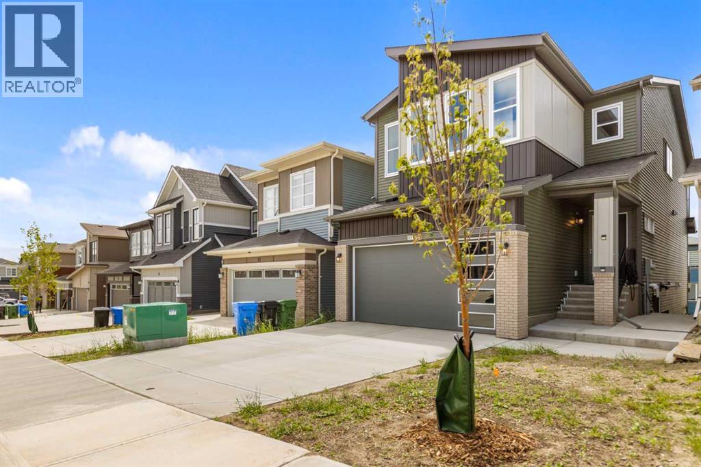 47 Carringvue Passage NW, Calgary, Alberta  T3P 2G4 - Photo 2 - A2324033