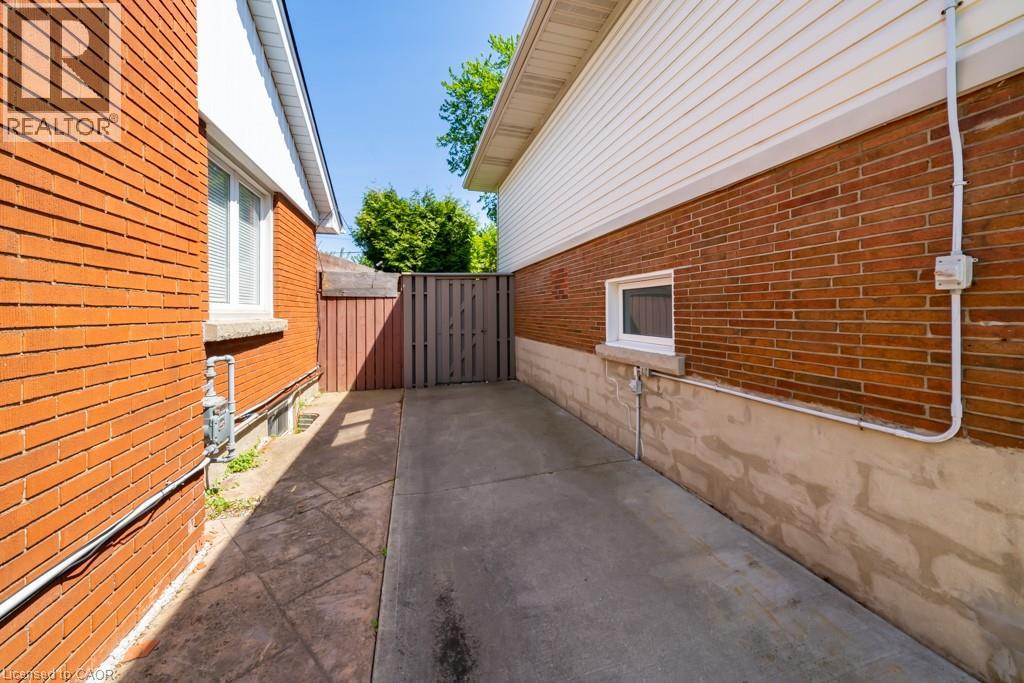 47 Westminster Avenue Unit# 7, Hamilton, Ontario  L9C 4L8 - Photo 2 - 40857686