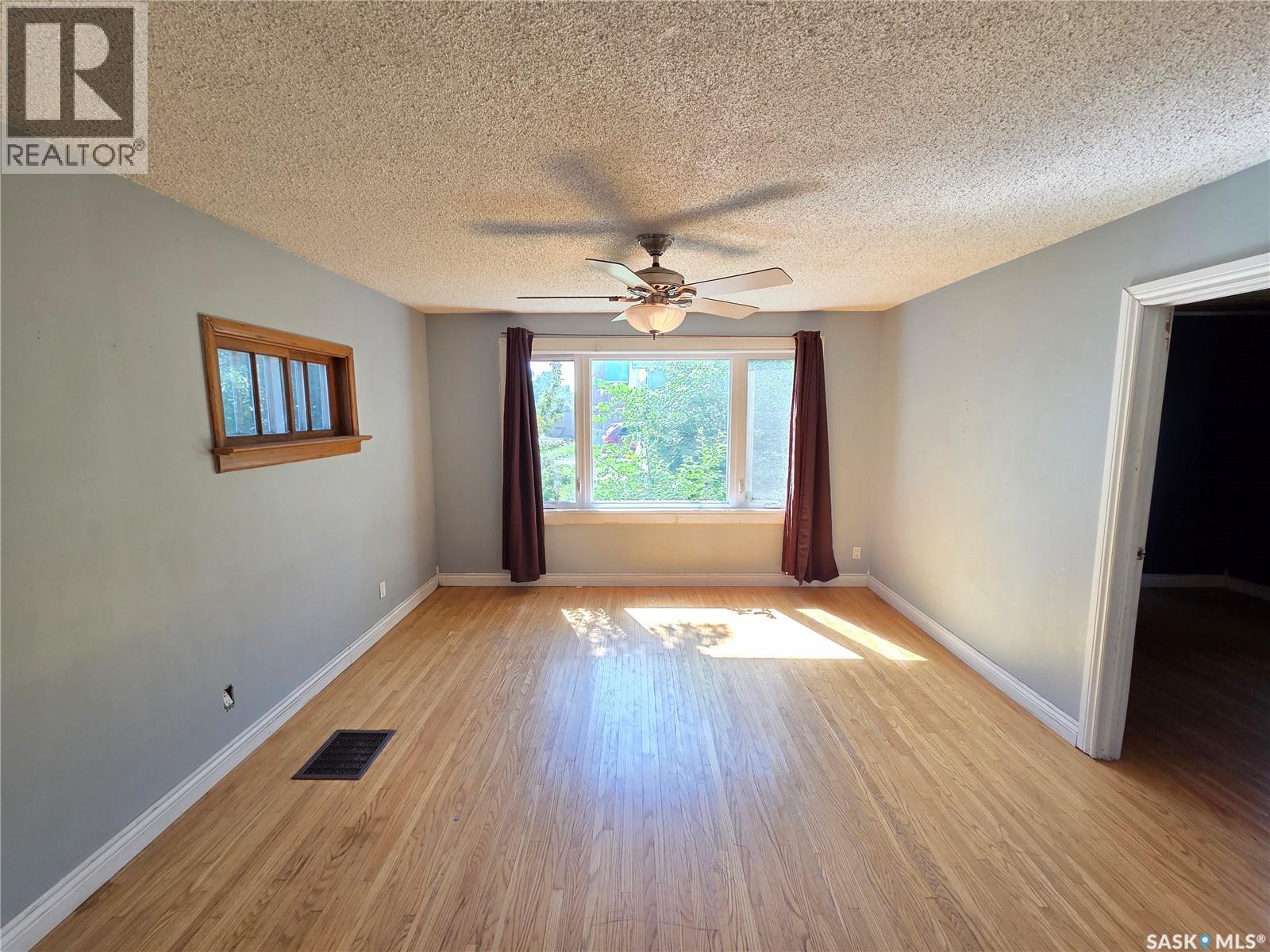 32 Newcombe Street, Manor, Saskatchewan  S0C 1R0 - Photo 17 - SK046370
