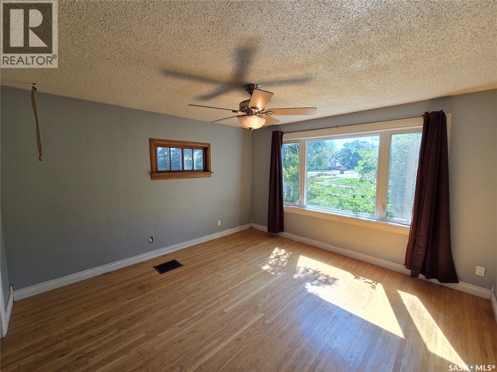 32 Newcombe Street, Manor, Saskatchewan  S0C 1R0 - Photo 18 - SK046370