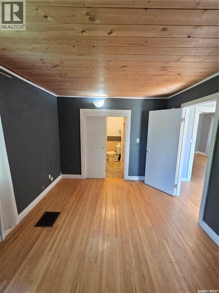 32 Newcombe Street, Manor, Saskatchewan  S0C 1R0 - Photo 23 - SK046370