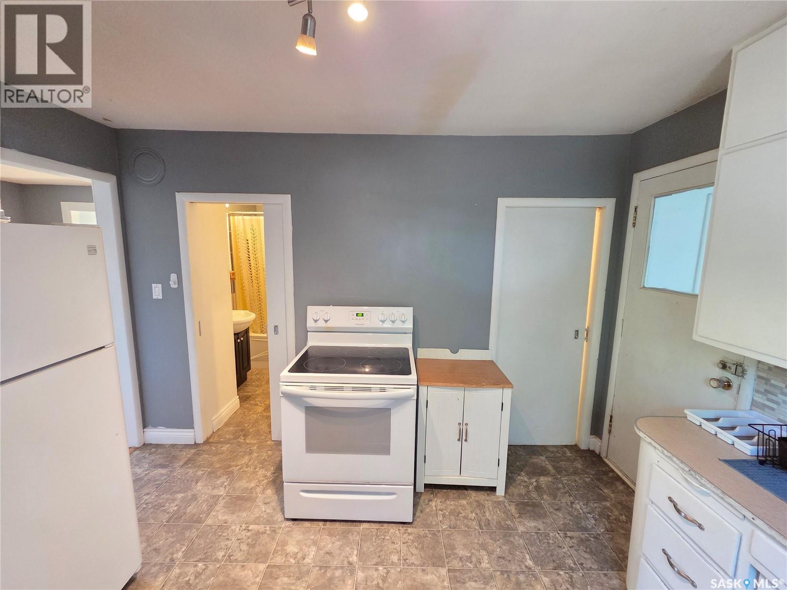 32 Newcombe Street, Manor, Saskatchewan  S0C 1R0 - Photo 29 - SK046370