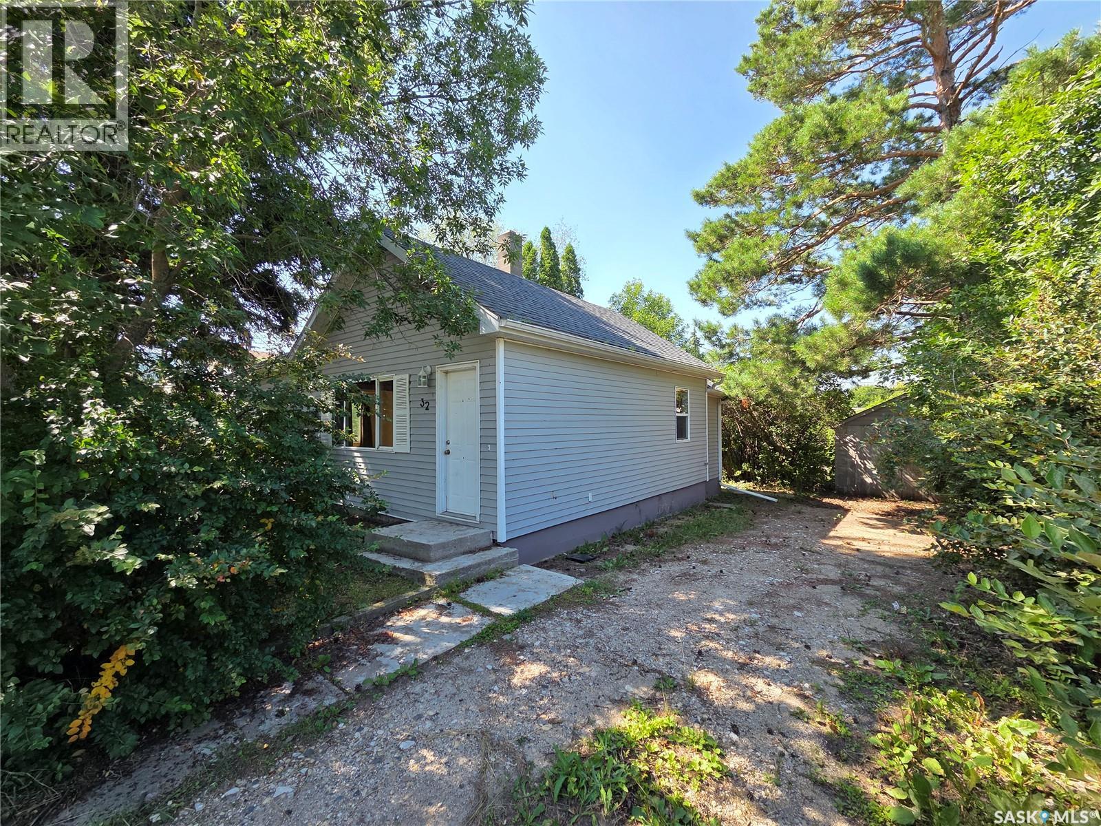 32 Newcombe Street, Manor, Saskatchewan  S0C 1R0 - Photo 4 - SK046370