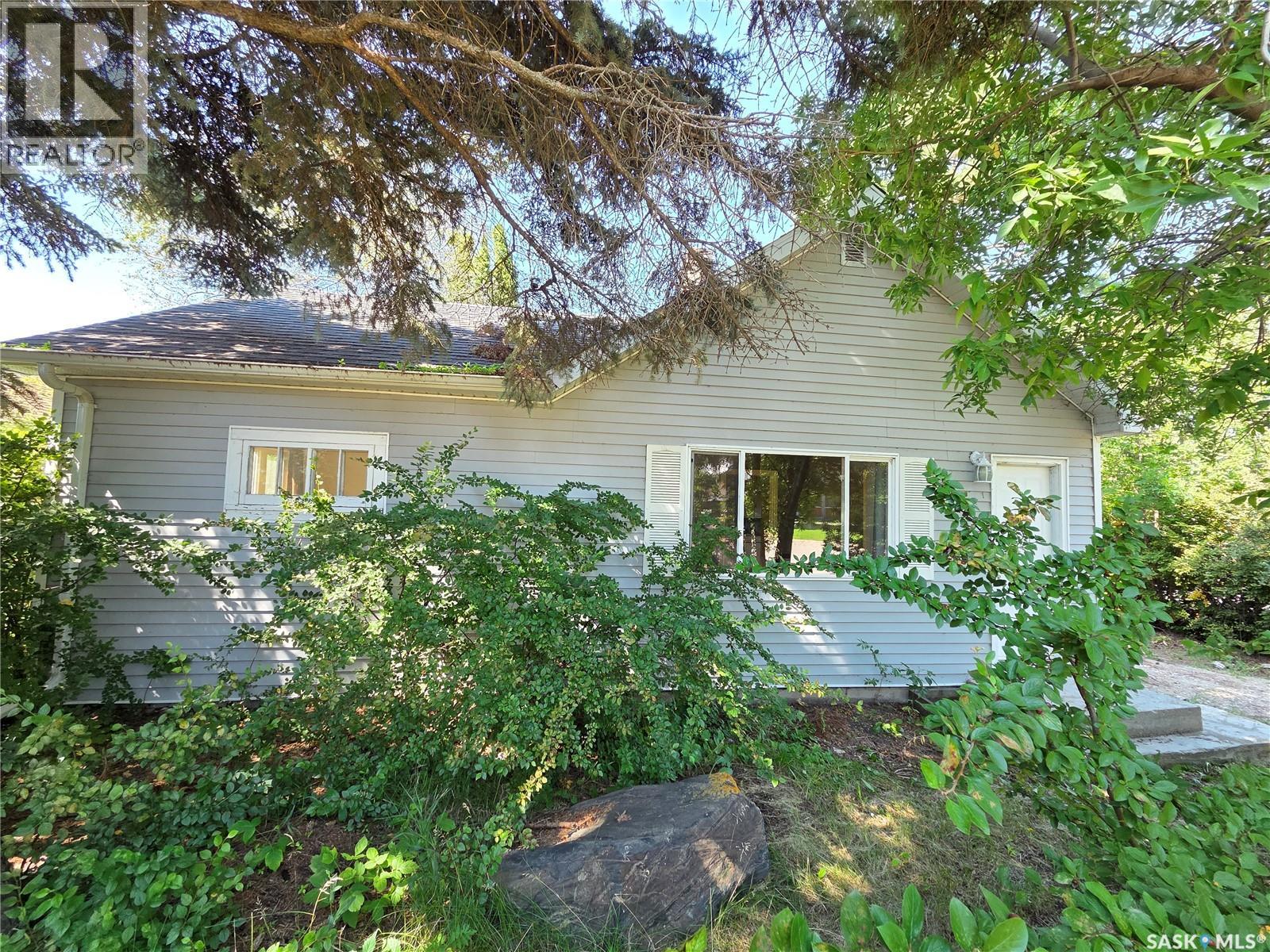 32 Newcombe Street, Manor, Saskatchewan  S0C 1R0 - Photo 5 - SK046370