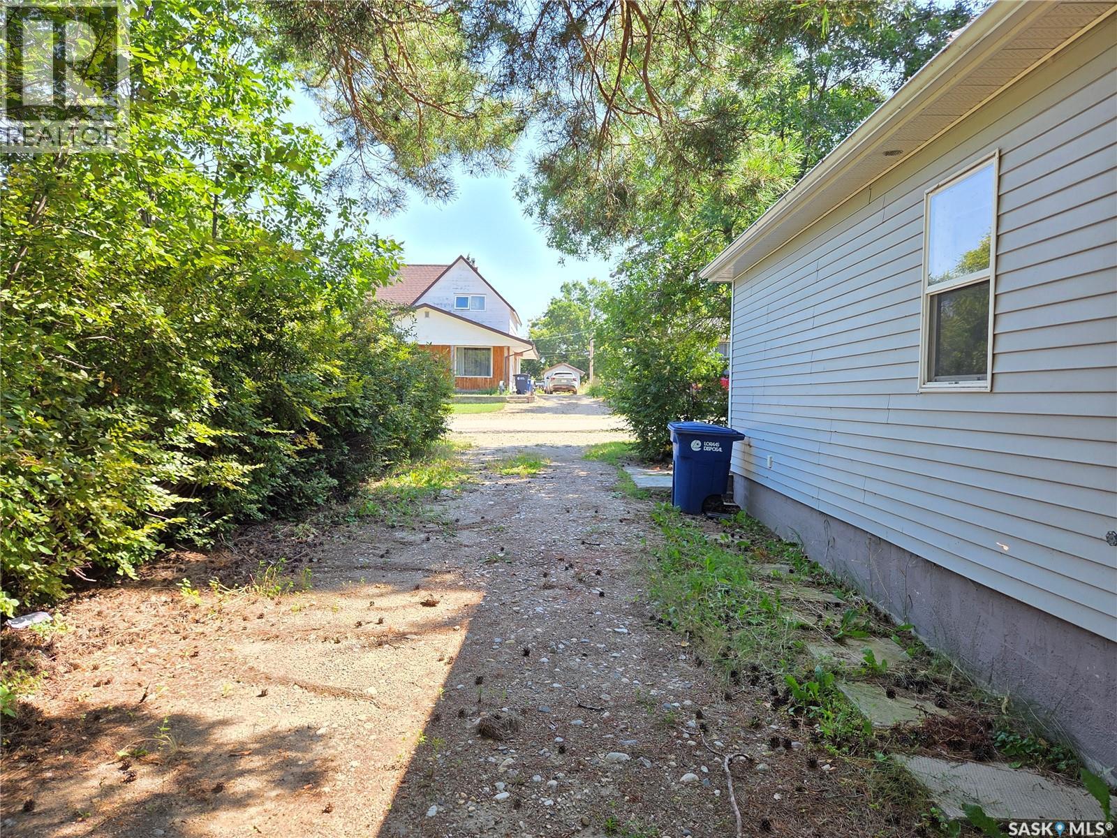 32 Newcombe Street, Manor, Saskatchewan  S0C 1R0 - Photo 6 - SK046370