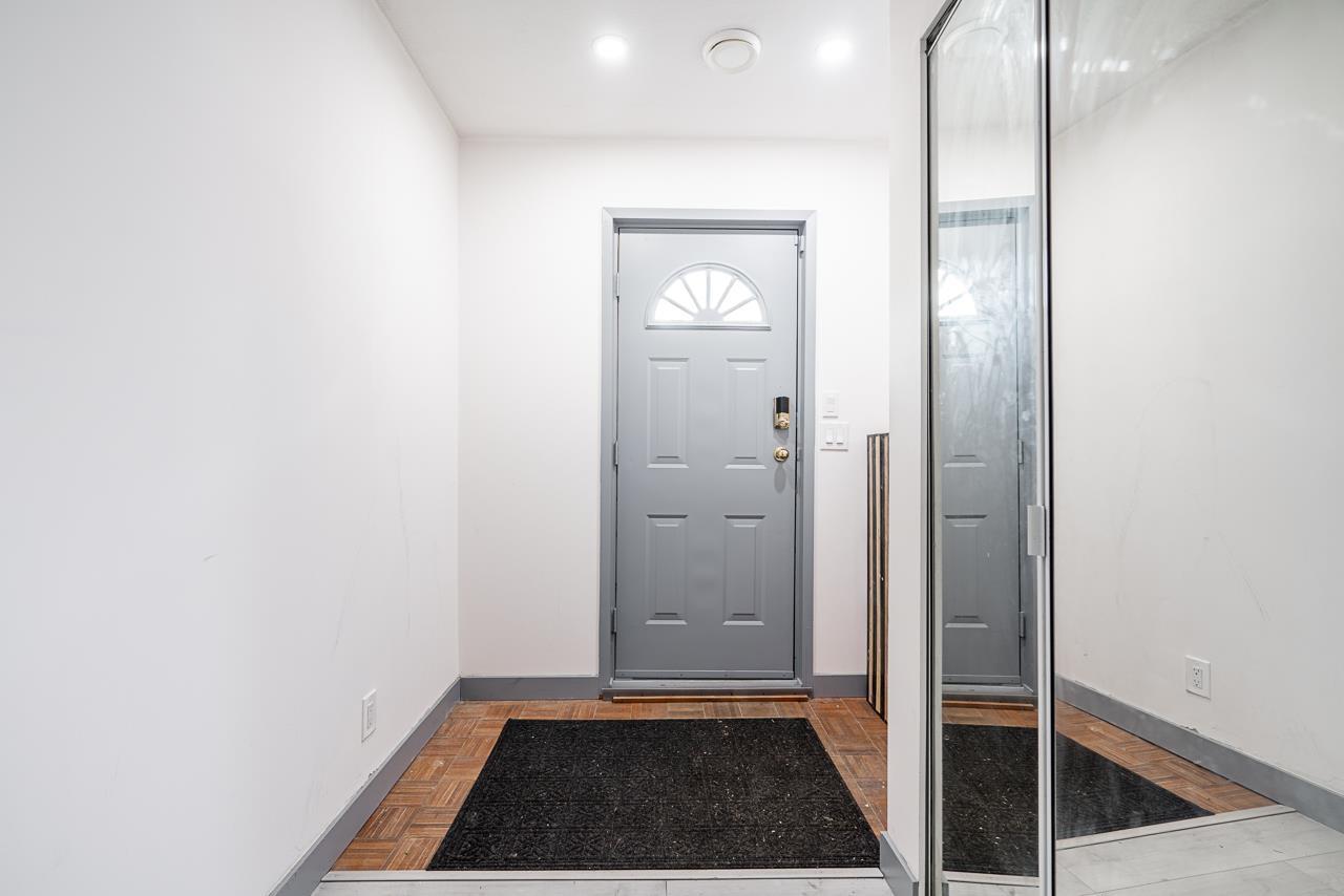 11397 141a Street, Surrey, British Columbia  V3R 8Z1 - Photo 6 - R3156179
