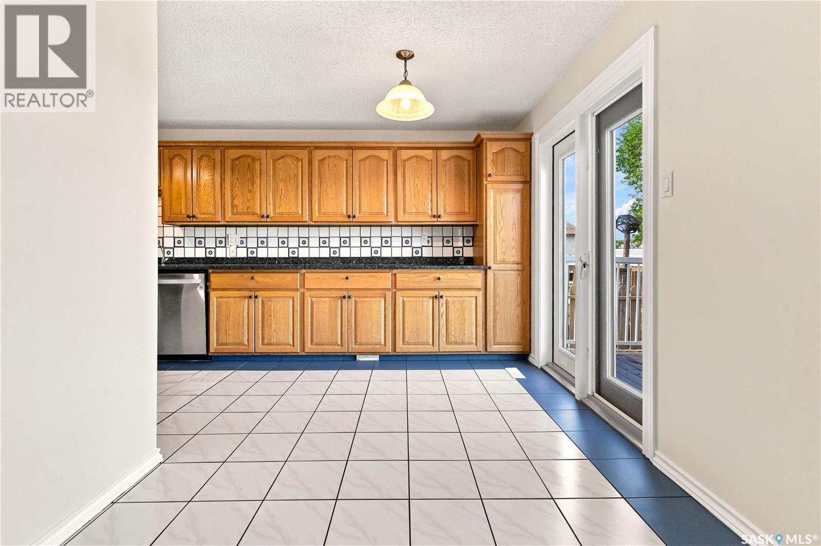 986 Rowell Crescent N, Regina, Saskatchewan  S4X 2A6 - Photo 8 - SK046373