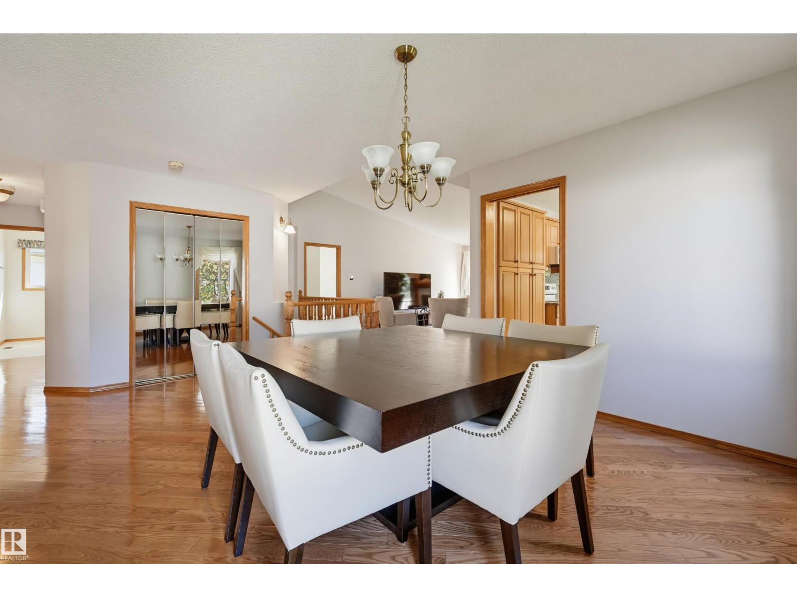 619 Revell Wd NW, Edmonton, Alberta  T6R 2H9 - Photo 2 - E4505103