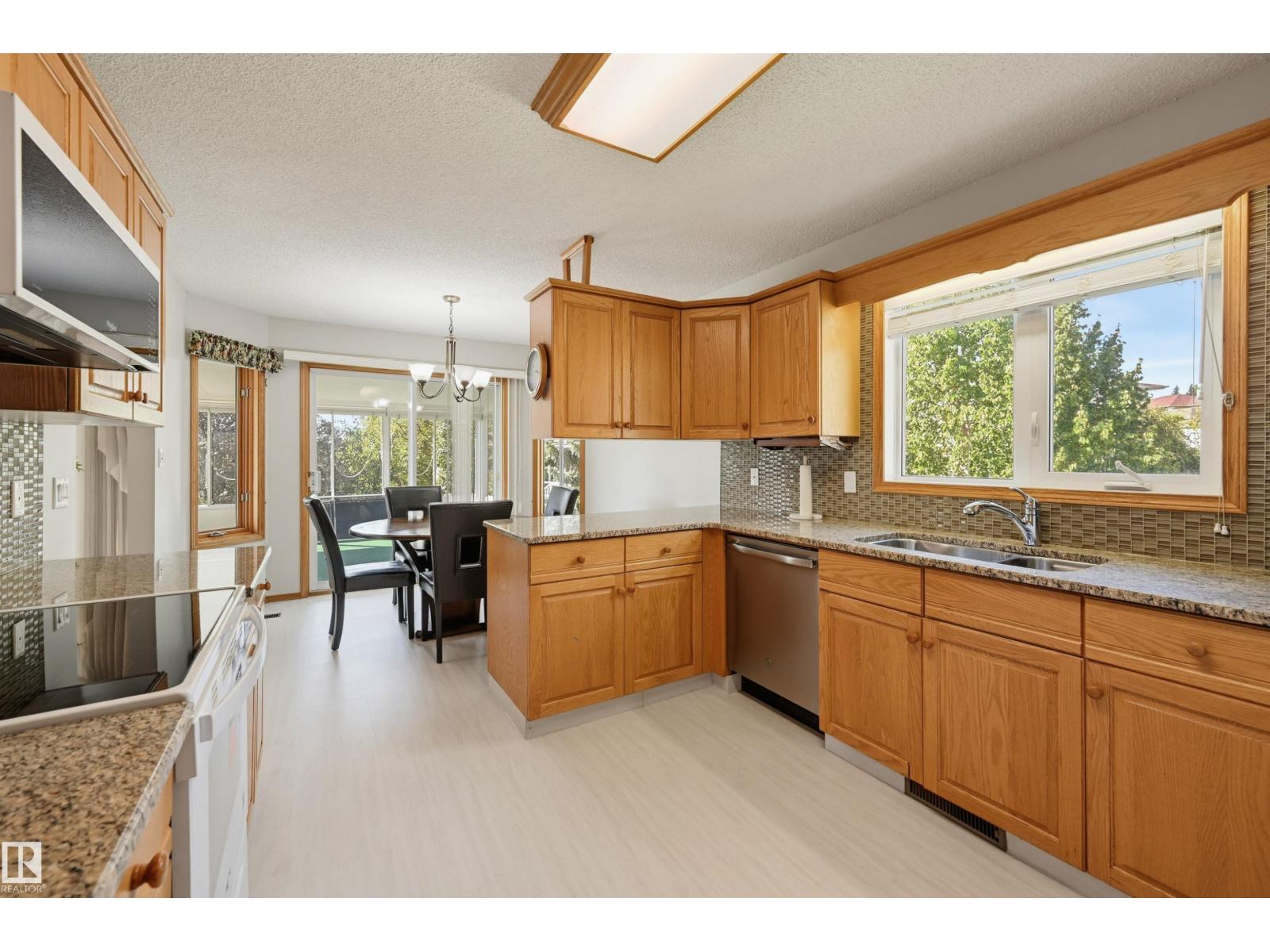 619 Revell Wd NW, Edmonton, Alberta  T6R 2H9 - Photo 14 - E4505103