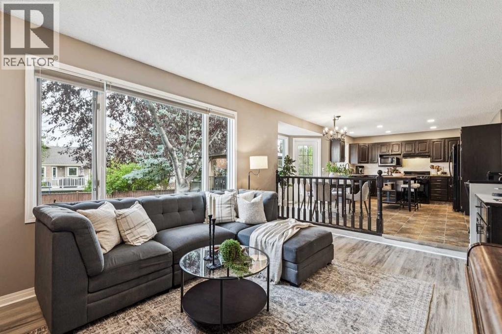 190 Mt Robson Close SE, Calgary, Alberta  T2Z 2E2 - Photo 12 - A2339169