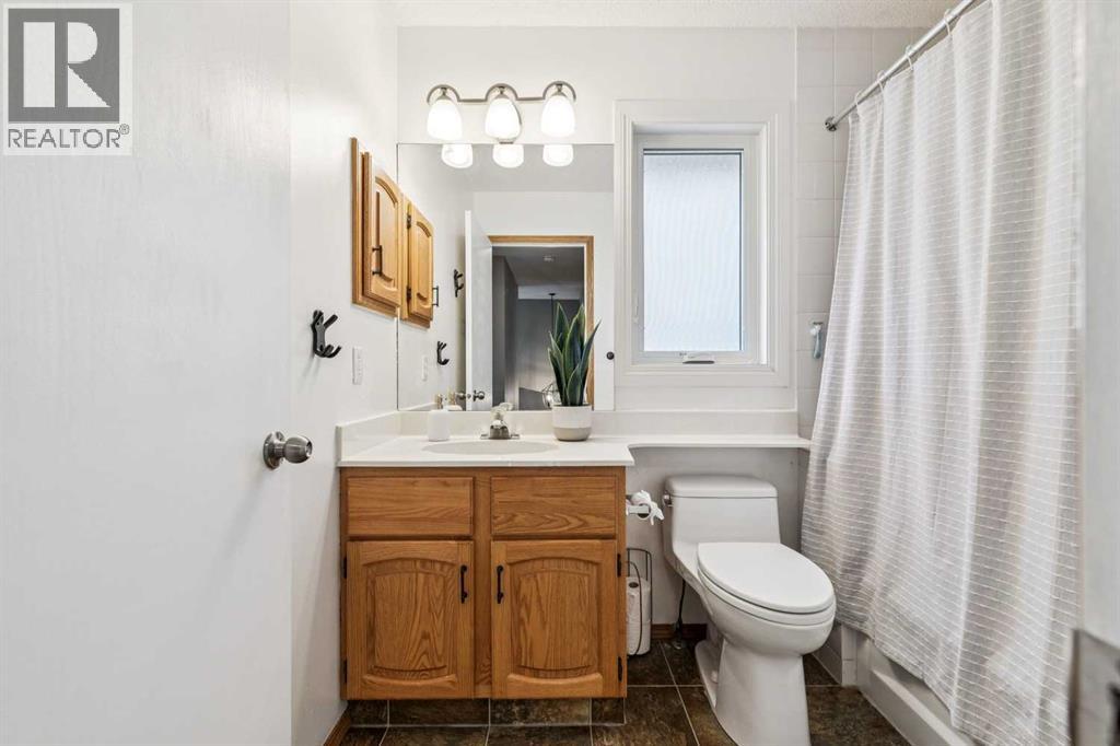 190 Mt Robson Close SE, Calgary, Alberta  T2Z 2E2 - Photo 27 - A2339169